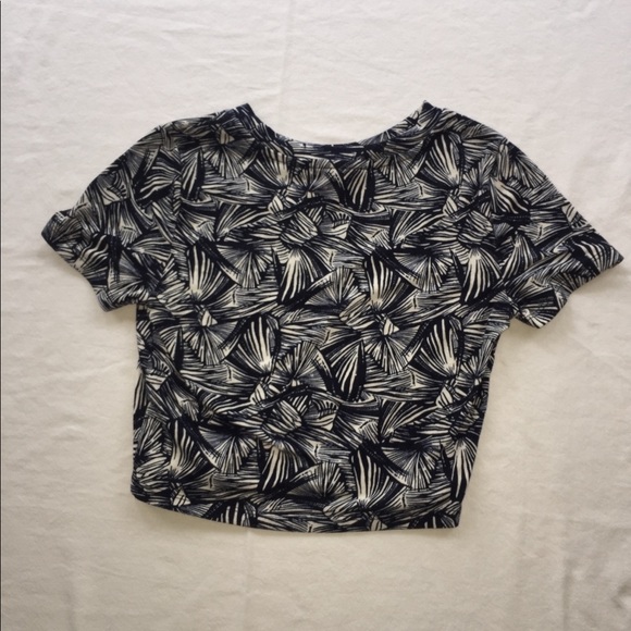 Patterned crop top - Picture 2 of 3